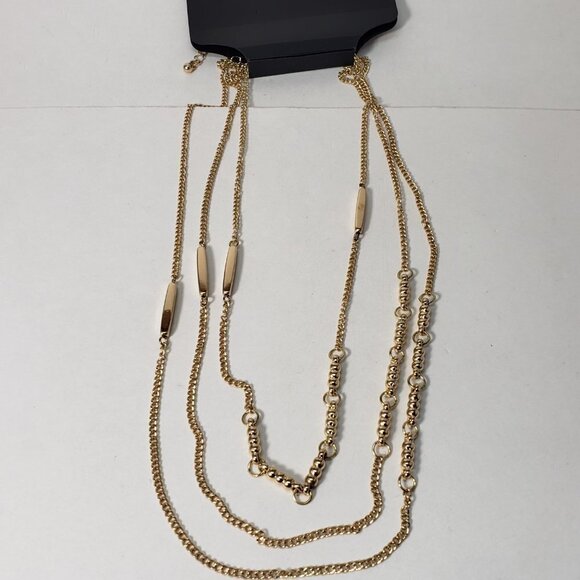 GUESS Stylish Polished Gold tone Layered Necklace - Women's Fashion - 22"+3.5" - Picture 4 of 8